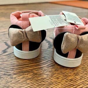 NWT Gap pink Minnie Mouse high top sneakers - size 8